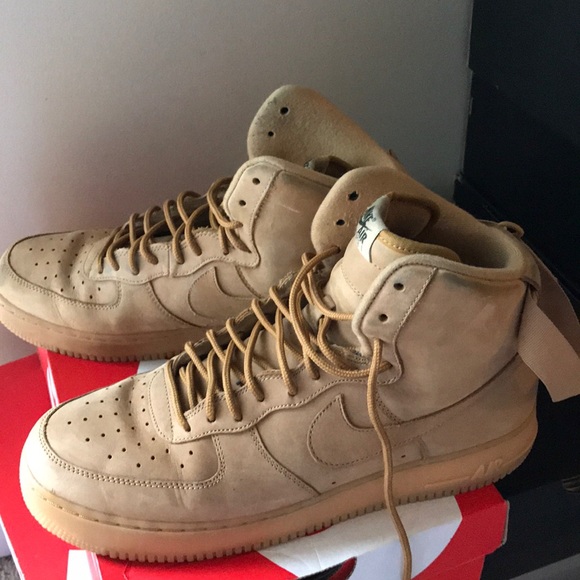 Air Force 1 - Picture 1 of 3